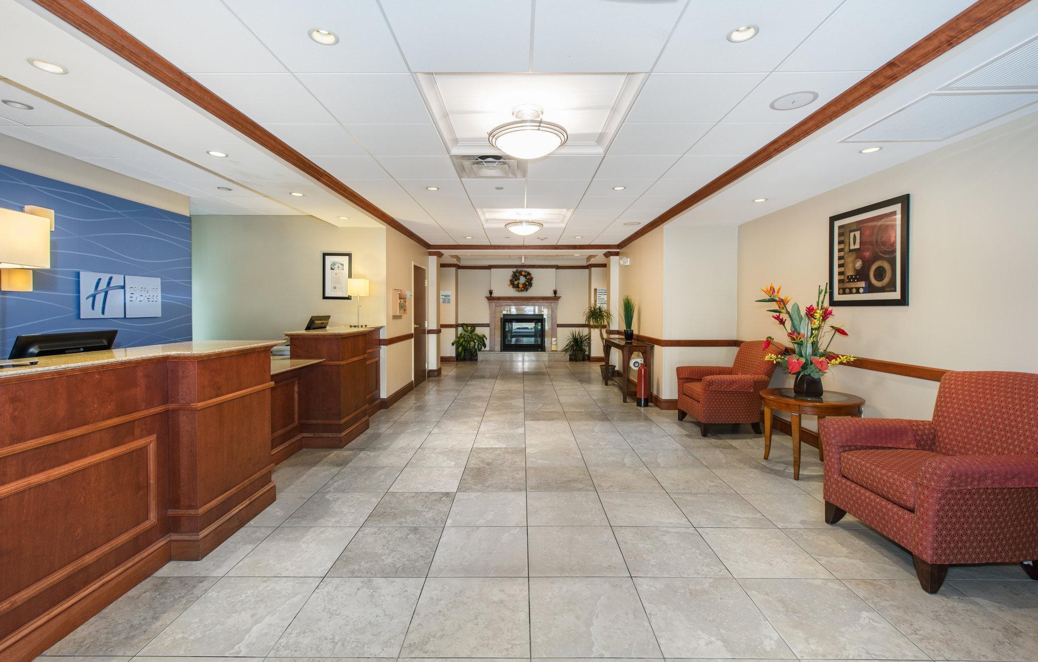 Holiday Inn Express & Suites Tilton By Ihg Exterior foto