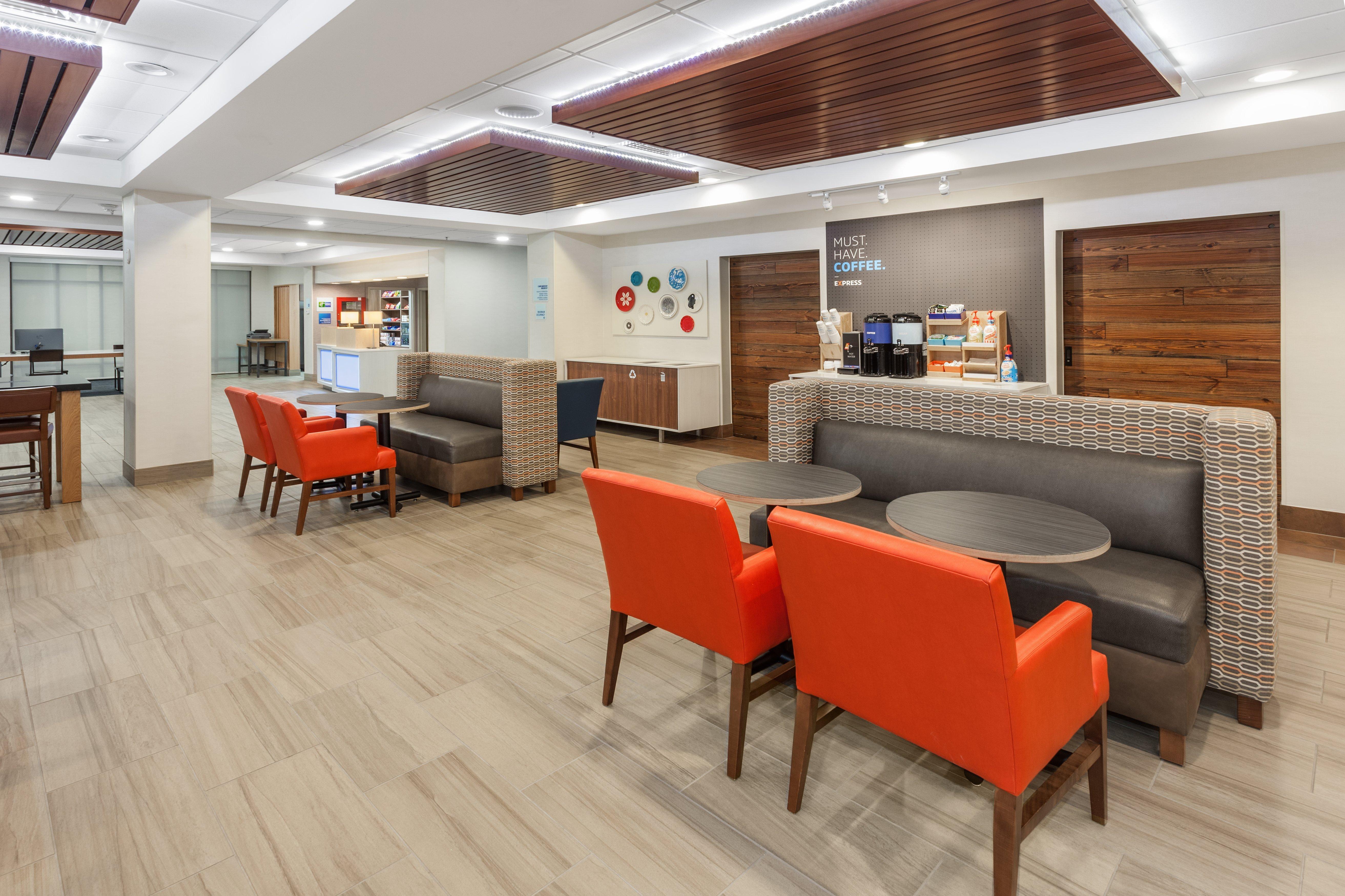 Holiday Inn Express & Suites Tilton By Ihg Exterior foto